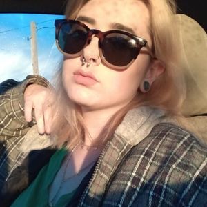 Meet your Posher, Lillian